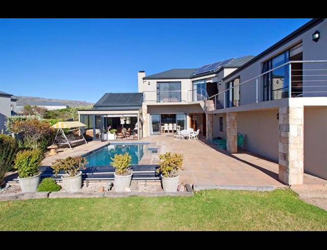 4 BEDROOM HOUSE FOR SALE IN STONEHAVEN ESTATE